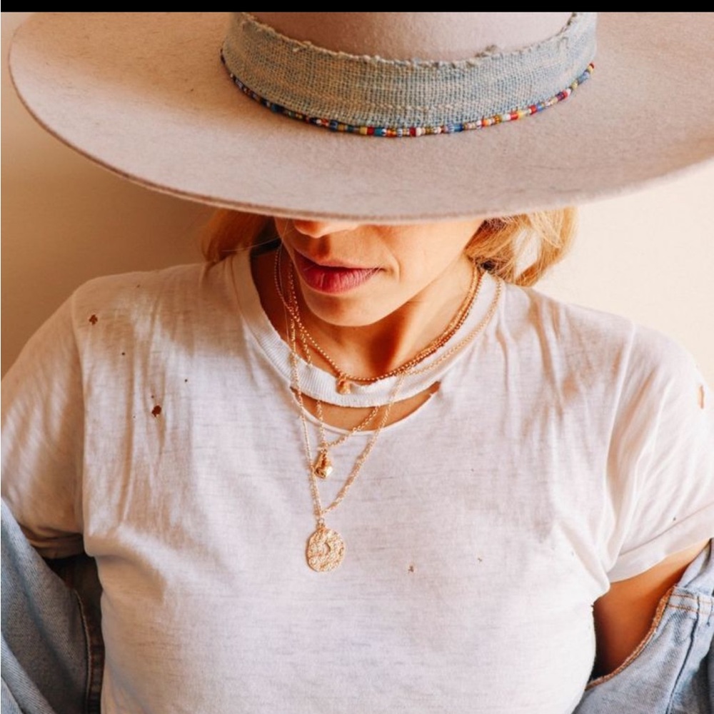 The2Bandits Red Rocks Triple Necklace - Gold